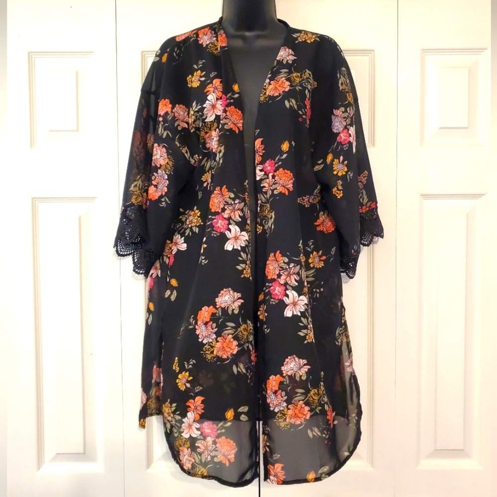 Wallflower Black And Floral Kimono L